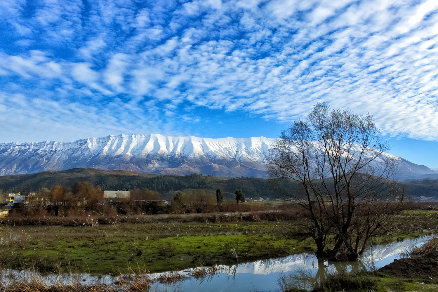 アルバニアの大自然、ギロカスタルの雪山