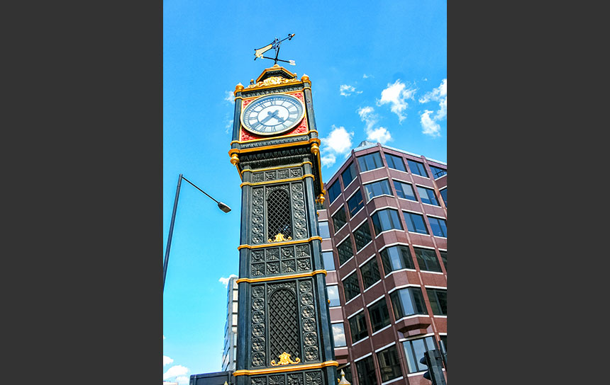 ロンドンの小さな時計塔