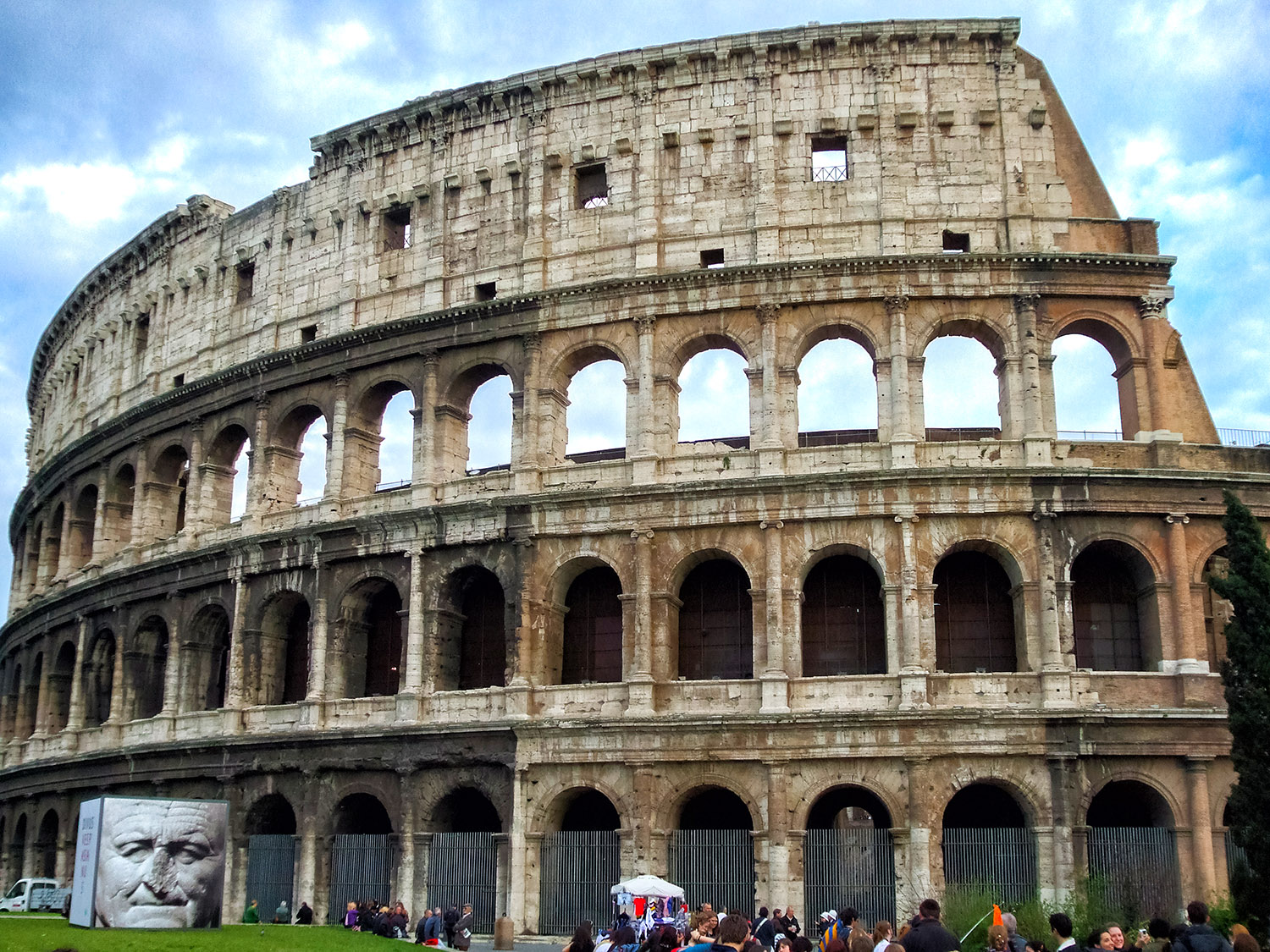 ローマに着いたらコロッセオへ 無料壁紙 商用利用可の画像素材ならfotoma フォトマ