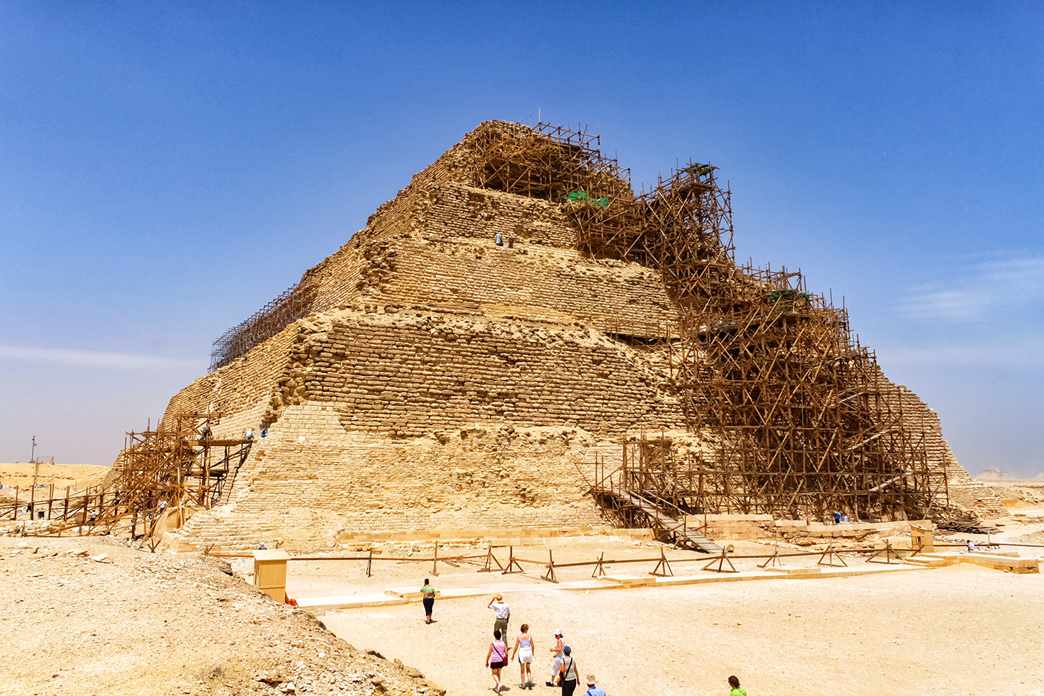 神秘と不思議な歴史、階段ピラミッドの謎