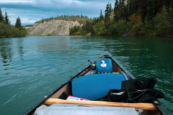 カナダの大自然 カヌーで行くユーコン川3km 無料壁紙 商用利用可の画像素材ならfotoma フォトマ