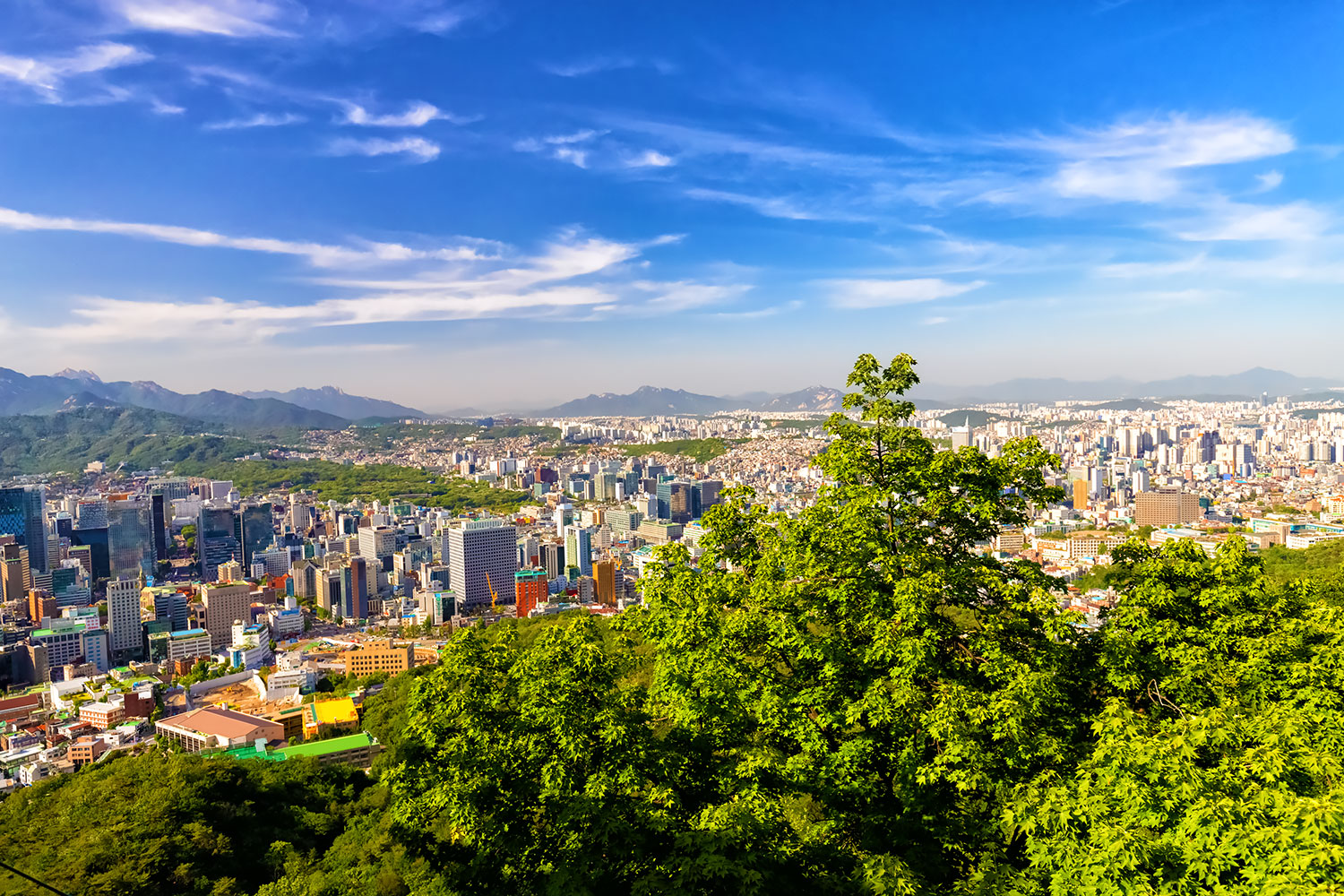 韓国の名所！ソウルタワーからソウルを見渡すパノラマ風景