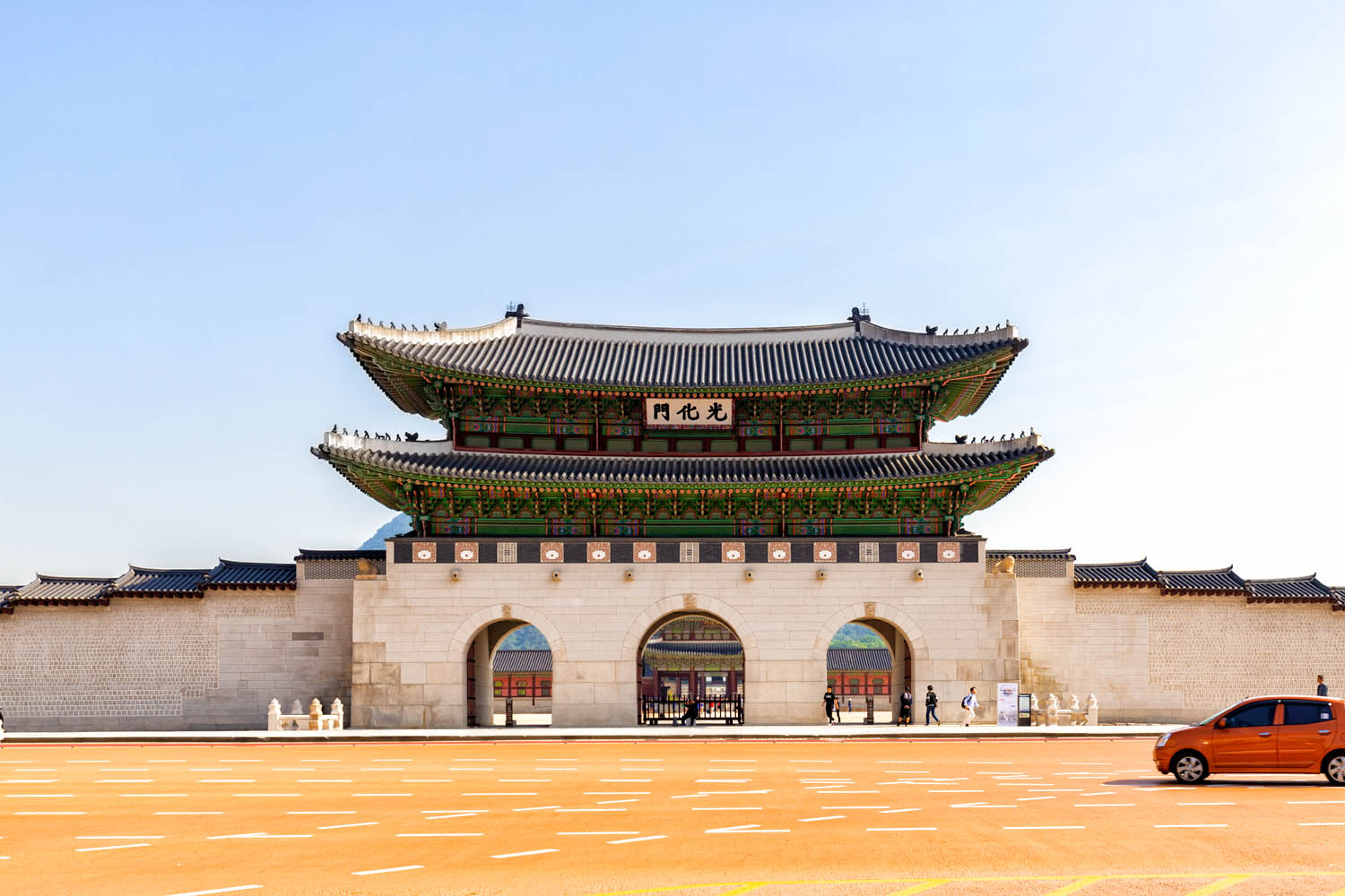 14世紀に創建された王宮の正門、ソウルの「光化門」