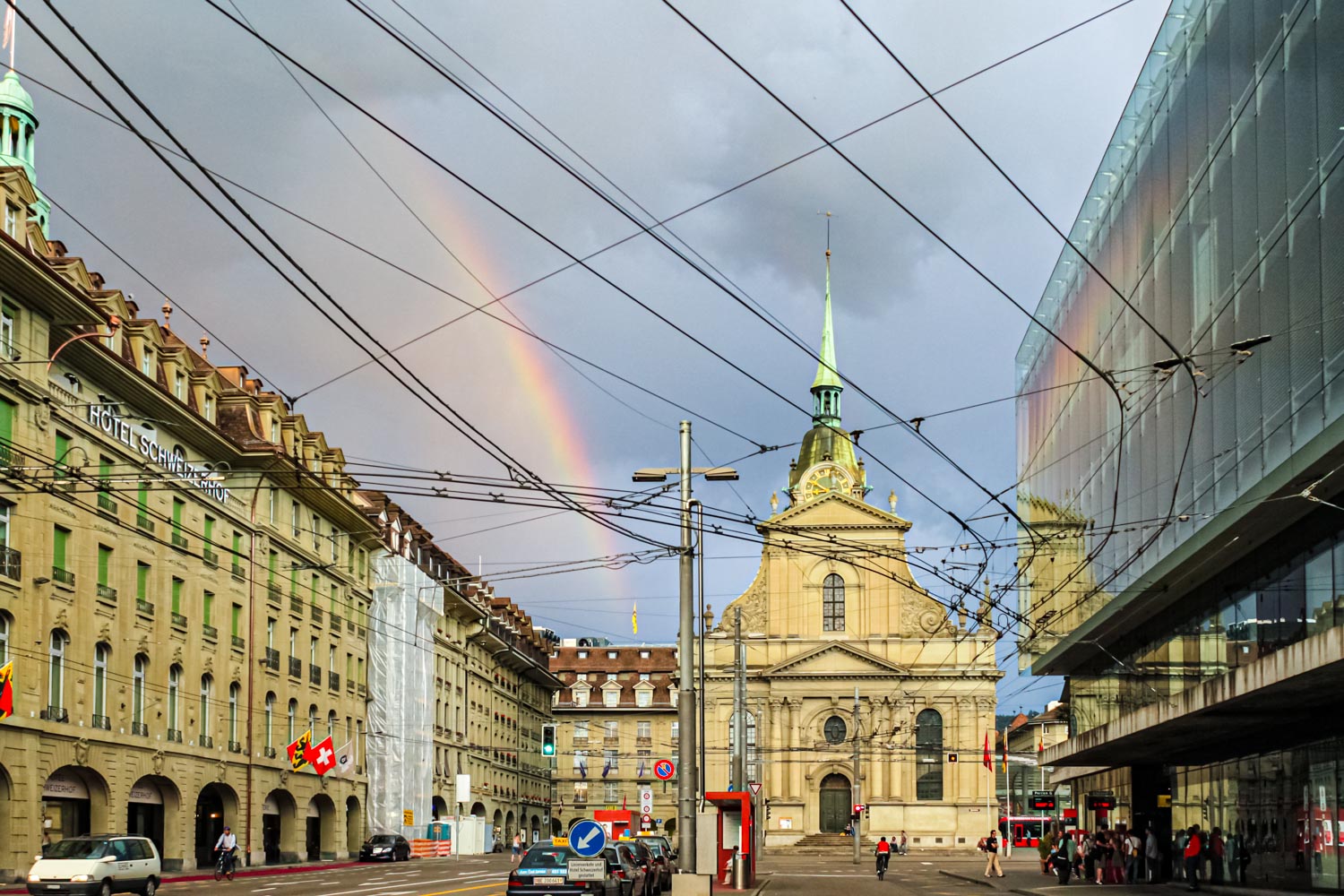 スイス・ベルンの精霊教会に現れた大きな虹