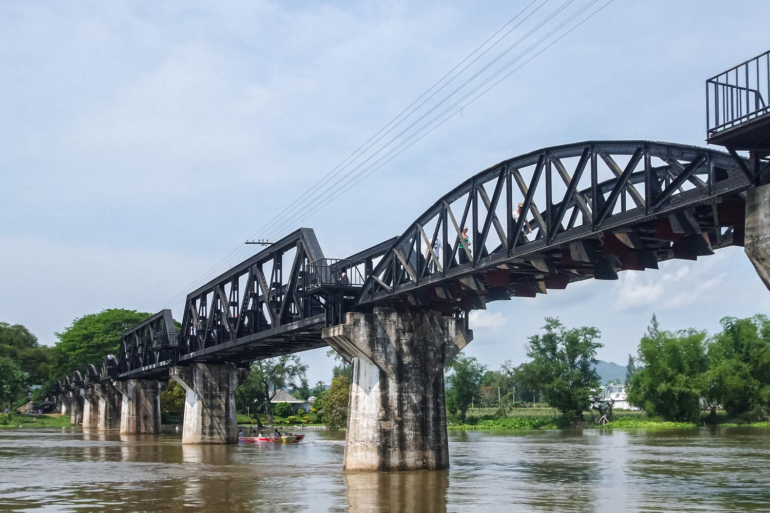 タイ・カンチャナブリの戦場にかける橋