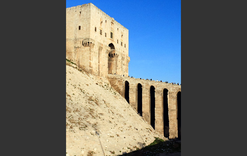 シリアの世界遺産アレッポ城の城門