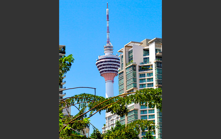 マレーシアのランドマーク透明展望が味わえるKLタワー